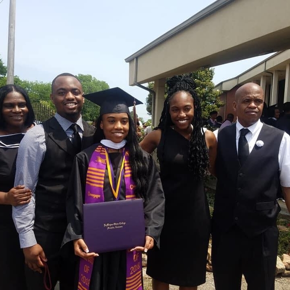 Meet your Posher, Latonya - Picture 1 of 1